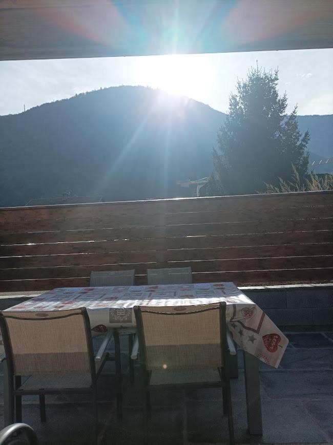 Joli Appart Terrasse Et Jardinet Albertville Exterior photo