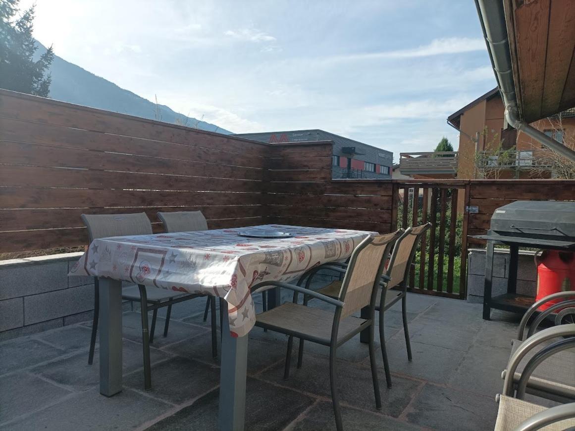 Joli Appart Terrasse Et Jardinet Albertville Exterior photo