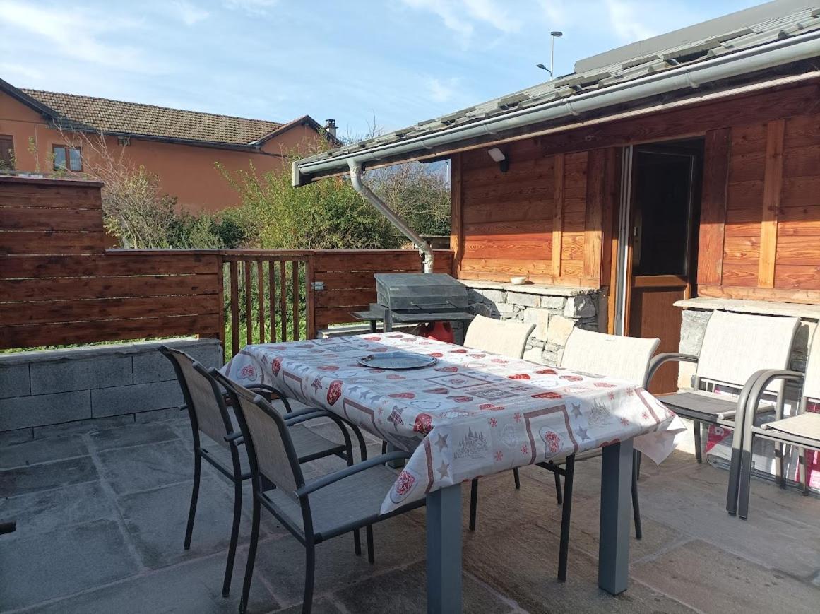 Joli Appart Terrasse Et Jardinet Albertville Exterior photo